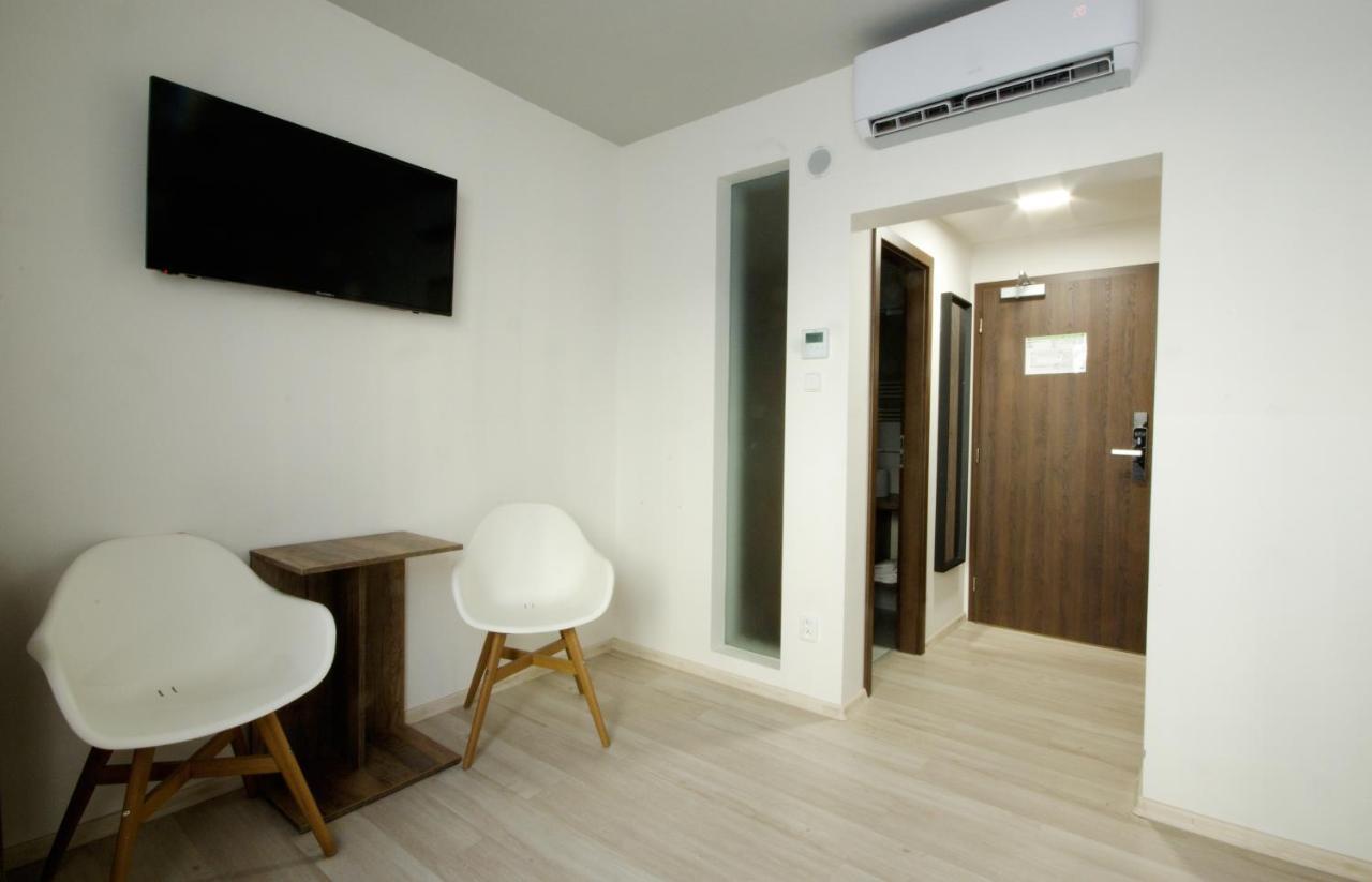 Adeba Hotel Πράγα Εξωτερικό φωτογραφία