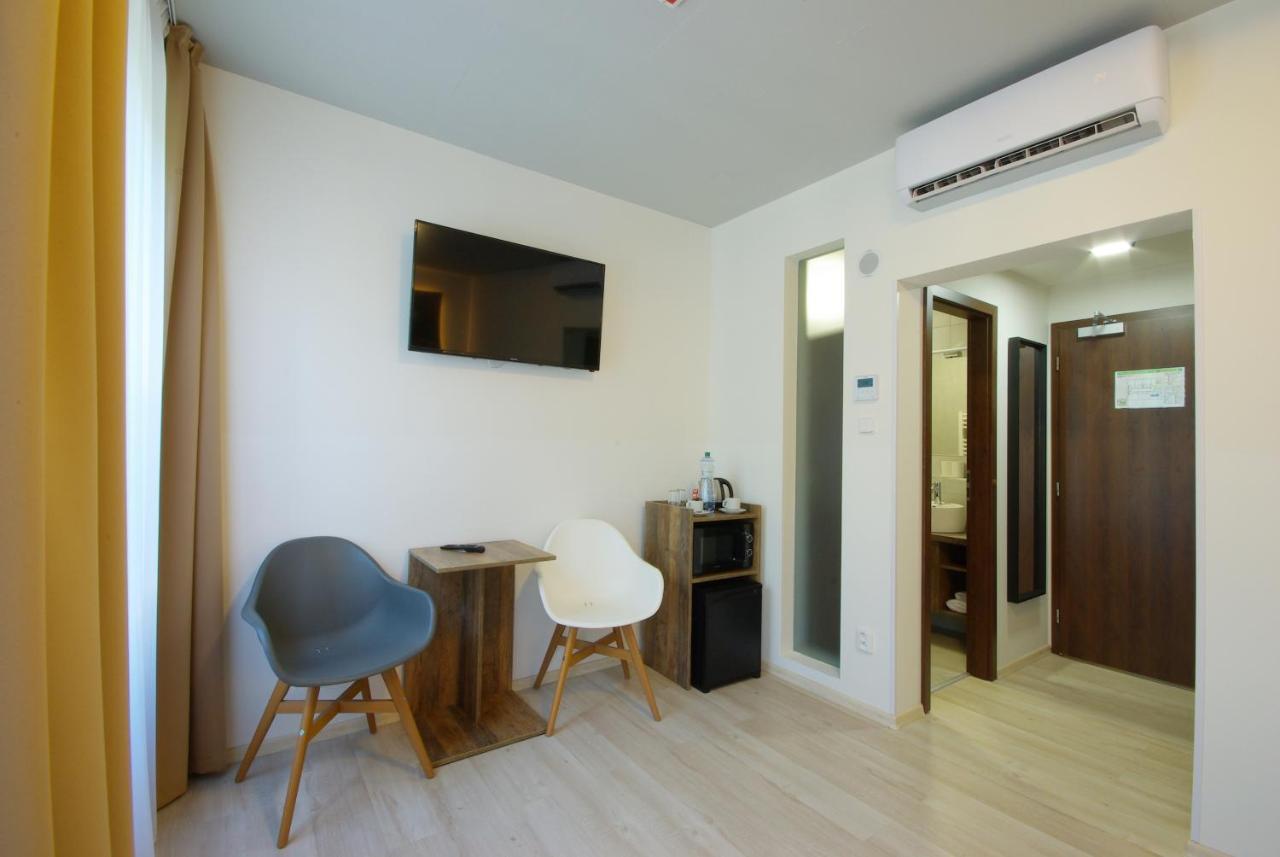 Adeba Hotel Πράγα Εξωτερικό φωτογραφία