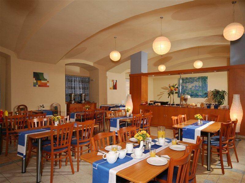 Adeba Hotel Πράγα Εξωτερικό φωτογραφία